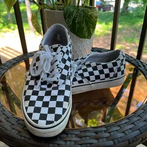 Women’s Laced Checkered Vans